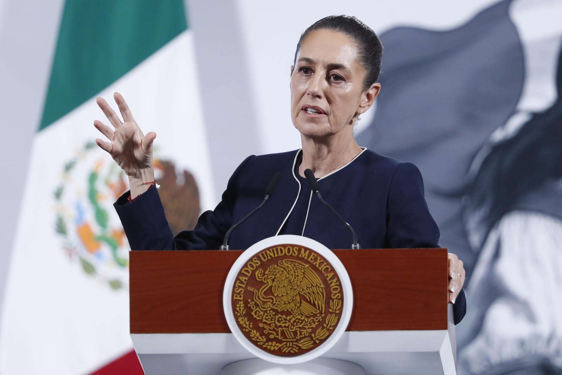 Presidenta de México rechaza aranceles de EEUU a países que compren petróleo de Venezuela