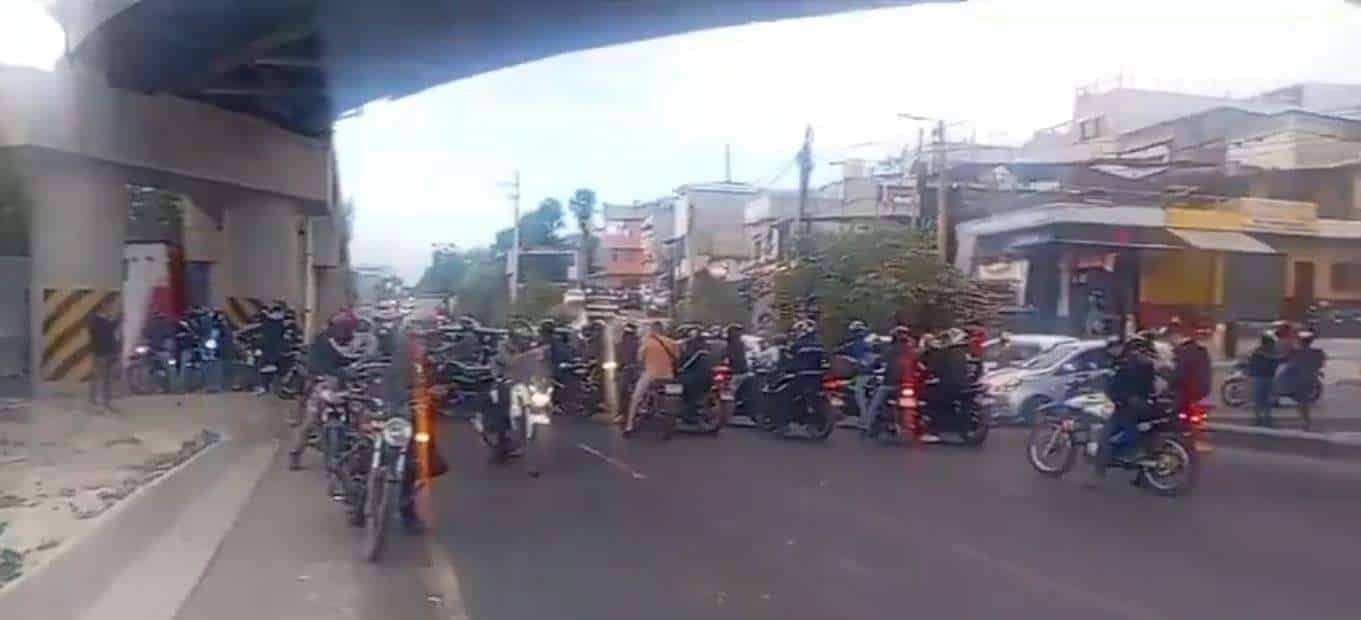 ¡Nuevo punto de bloqueo! Manifestantes cierran completamente Prados de Villa Hermosa