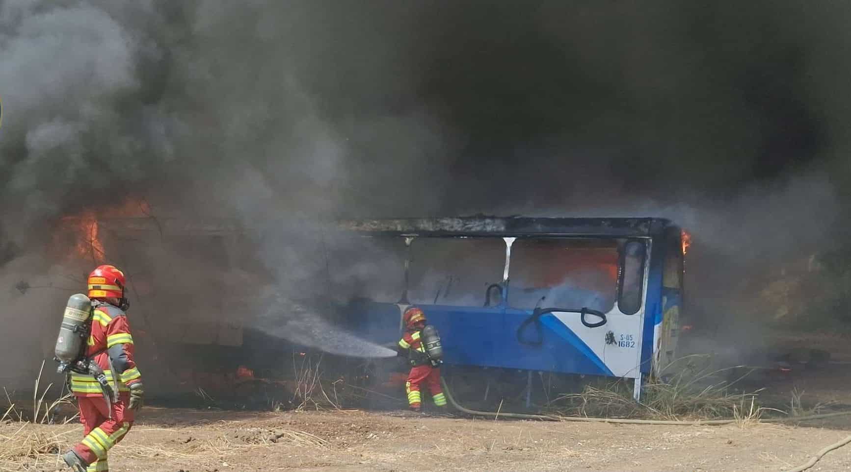 ÚLTIMA HORA | Incendio consume más de 25 buses en San Miguel Petapa