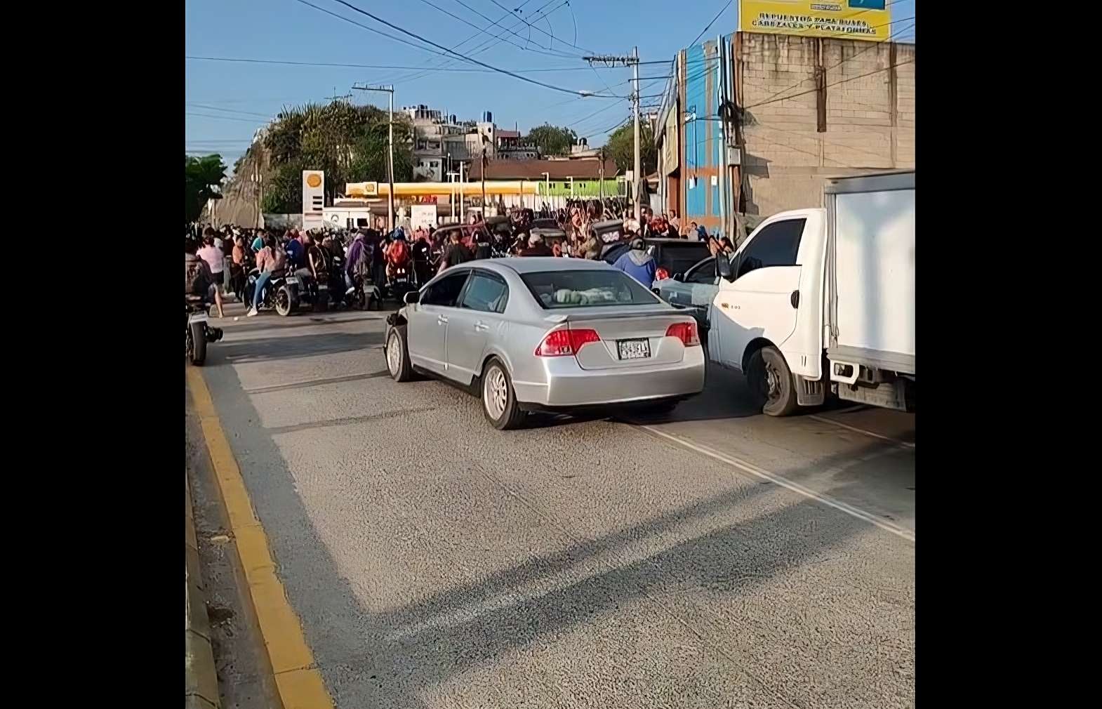 Llegan antimotines a bloqueo en km. 13 de ruta al Atlántico