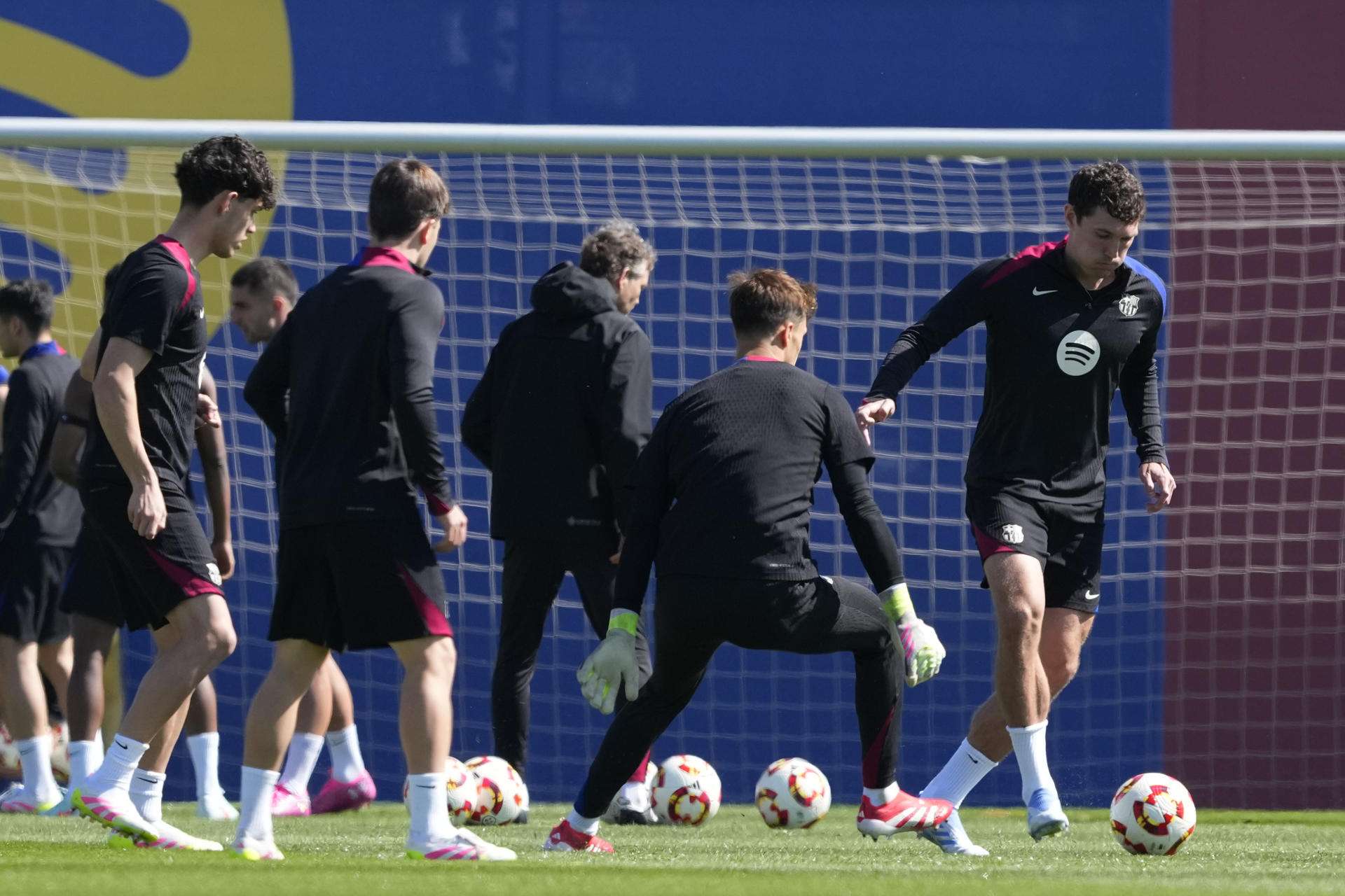 Christensen recibe el alta y reemplaza a Íñigo Martínez en la convocatoria del Barcelona