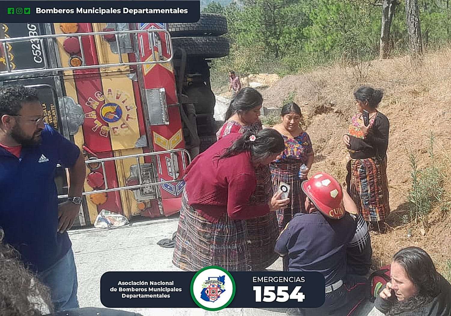 Diez heridos en buzaso en carretera de Quiché
