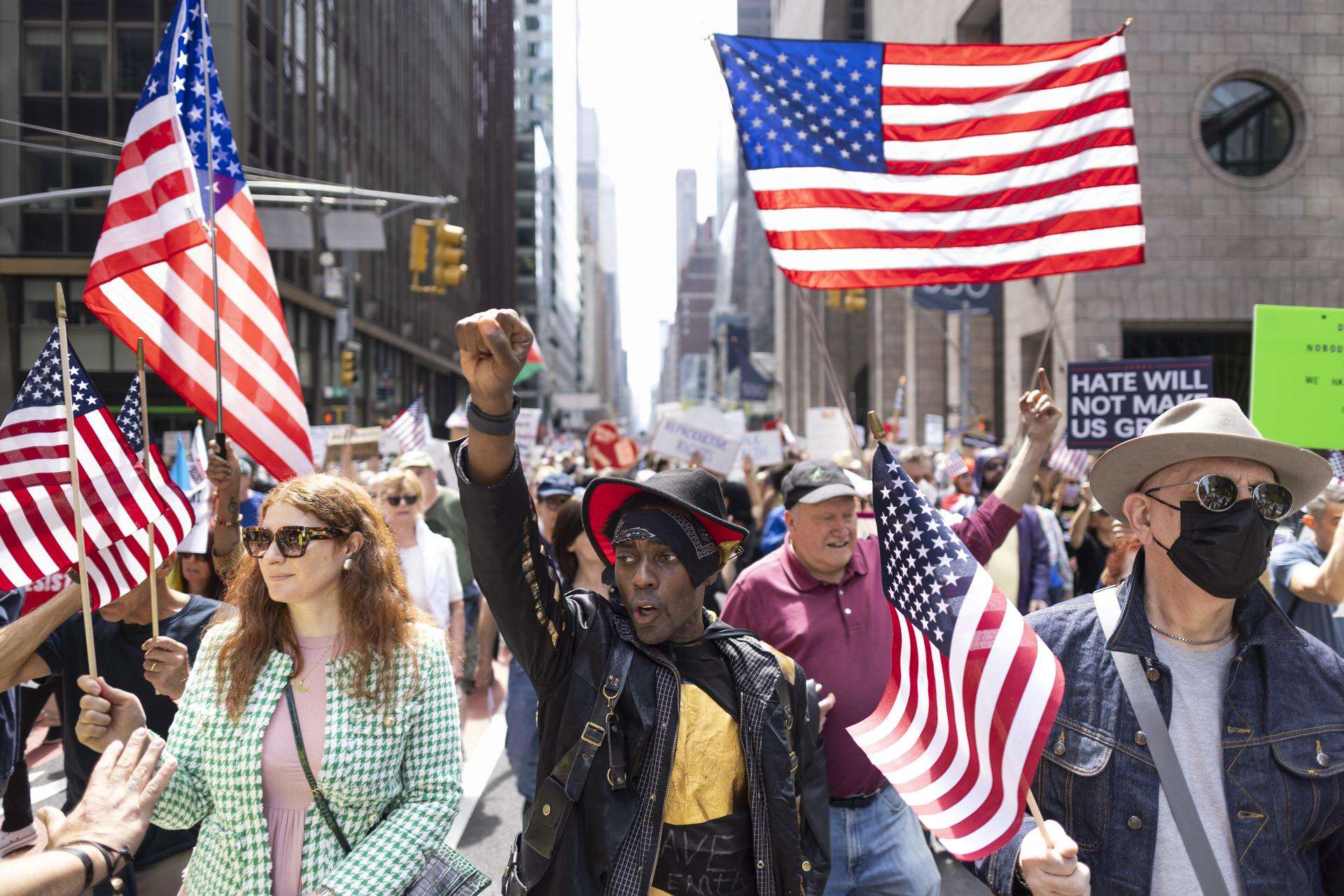 Protesta contra el Gobierno de Trump en Nueva York clama contra el «odio» y la «censura»