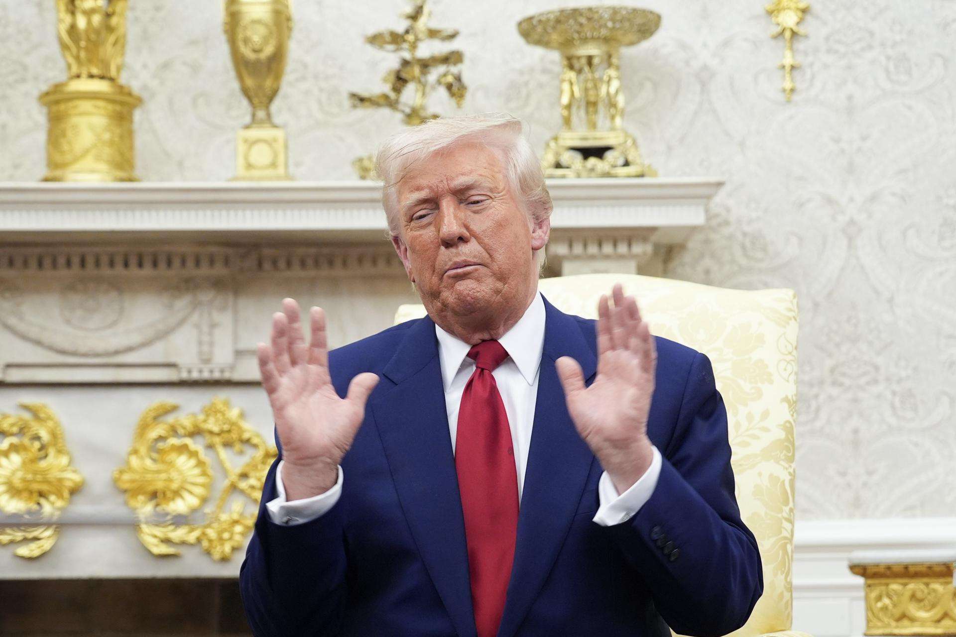 Consejero de Trump admite que el mercado de deuda hizo más urgente la pausa arancelaria