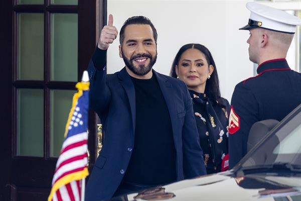 Bukele planea duplicar el tamaño de la megacárcel que alberga a inmigrantes