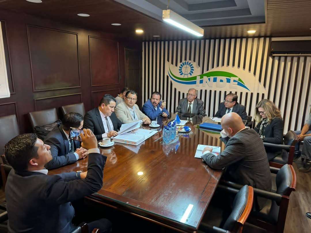 INDE dialoga con funcionarios ediles para resolver situación eléctrica en Quetzaltenango