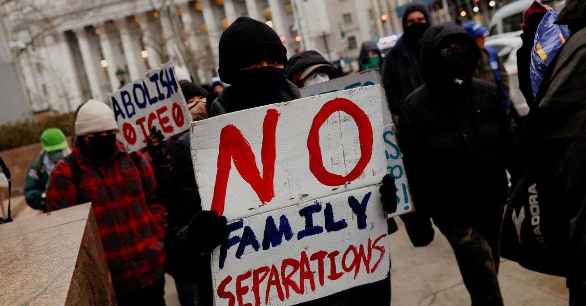 ¡Quedarte podría salir carísimo! Trump quiere multar con $998 diarios a migrantes con orden de deportación