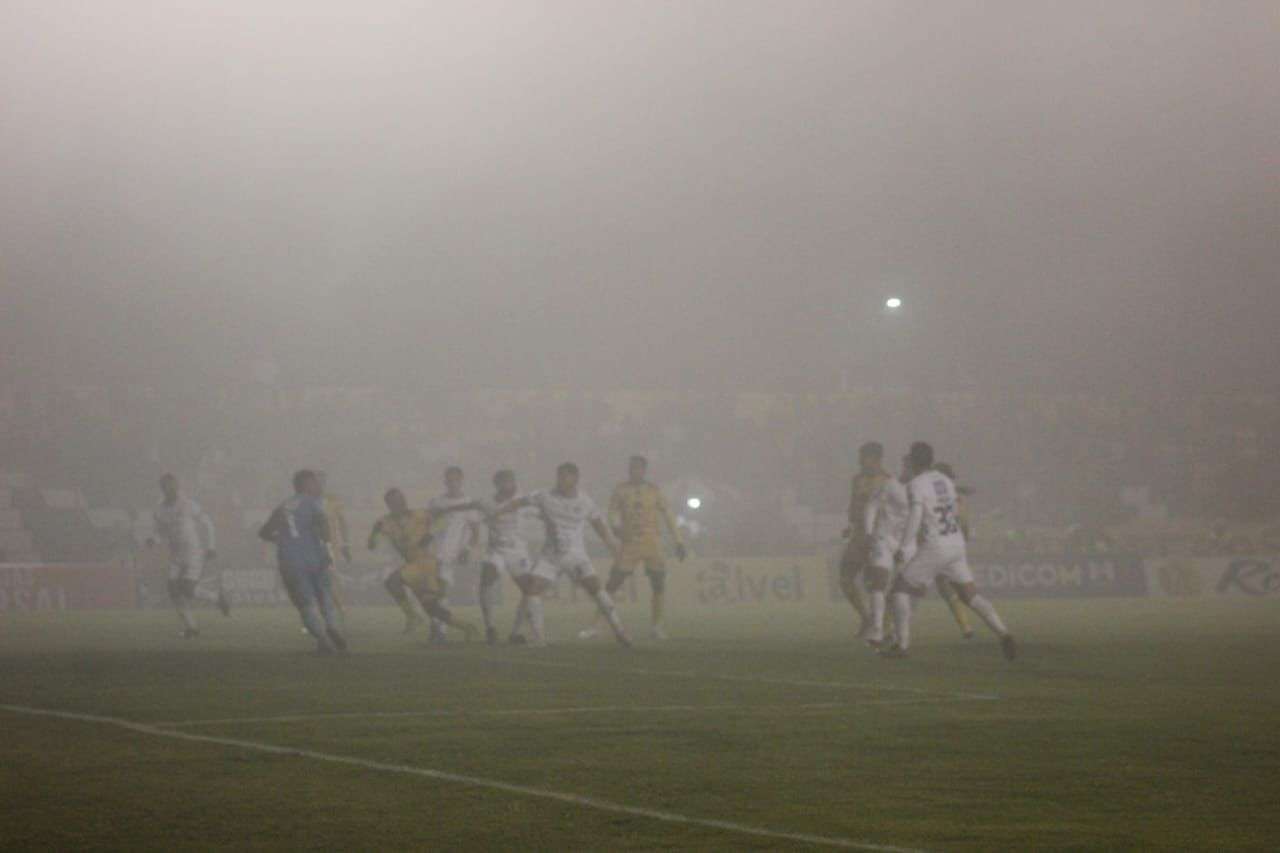 EN IMÁGENES | Neblina impide juego entre Marquense y Comunicaciones