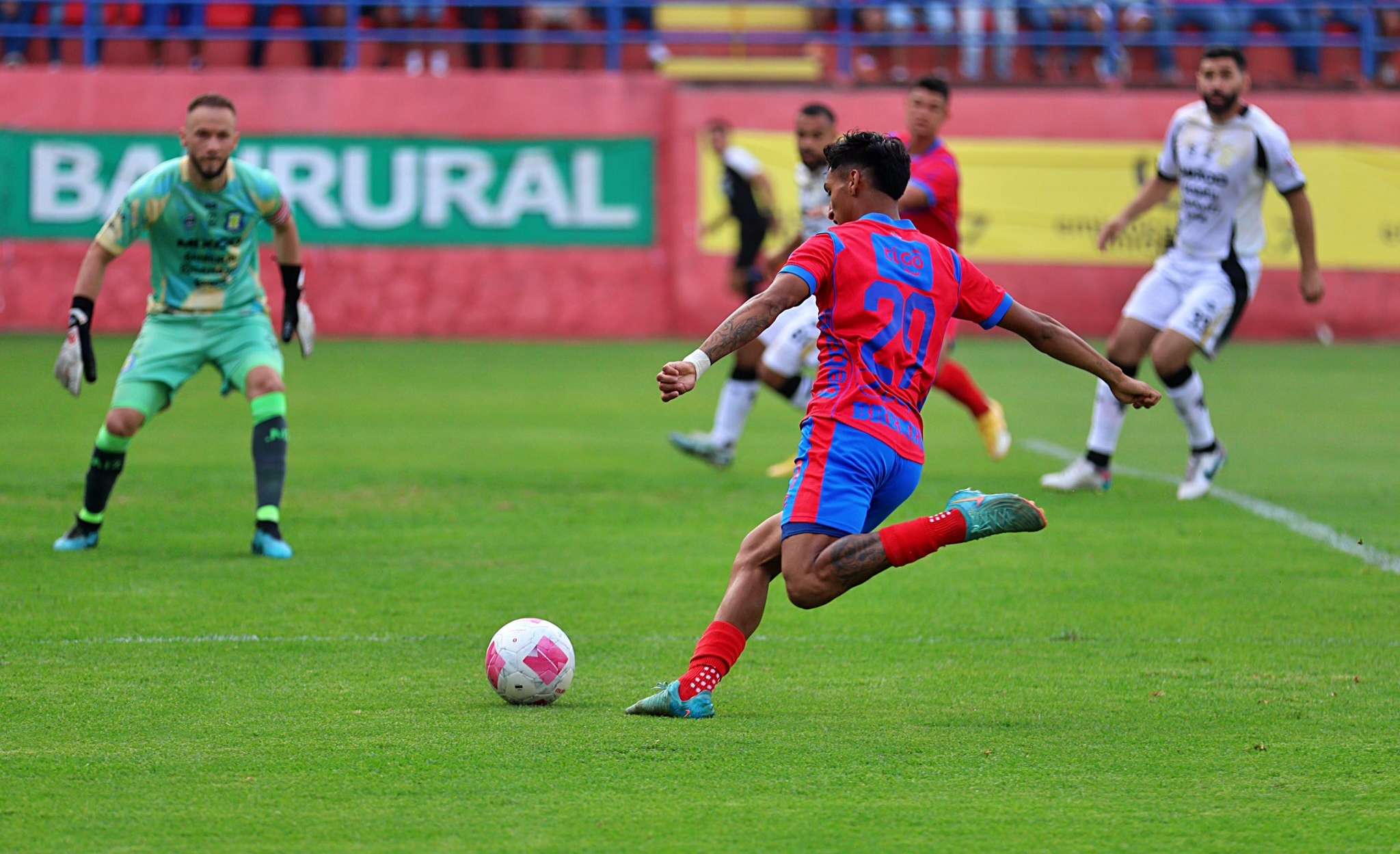 Goleada de Municipal a Mixco y está en semifinales