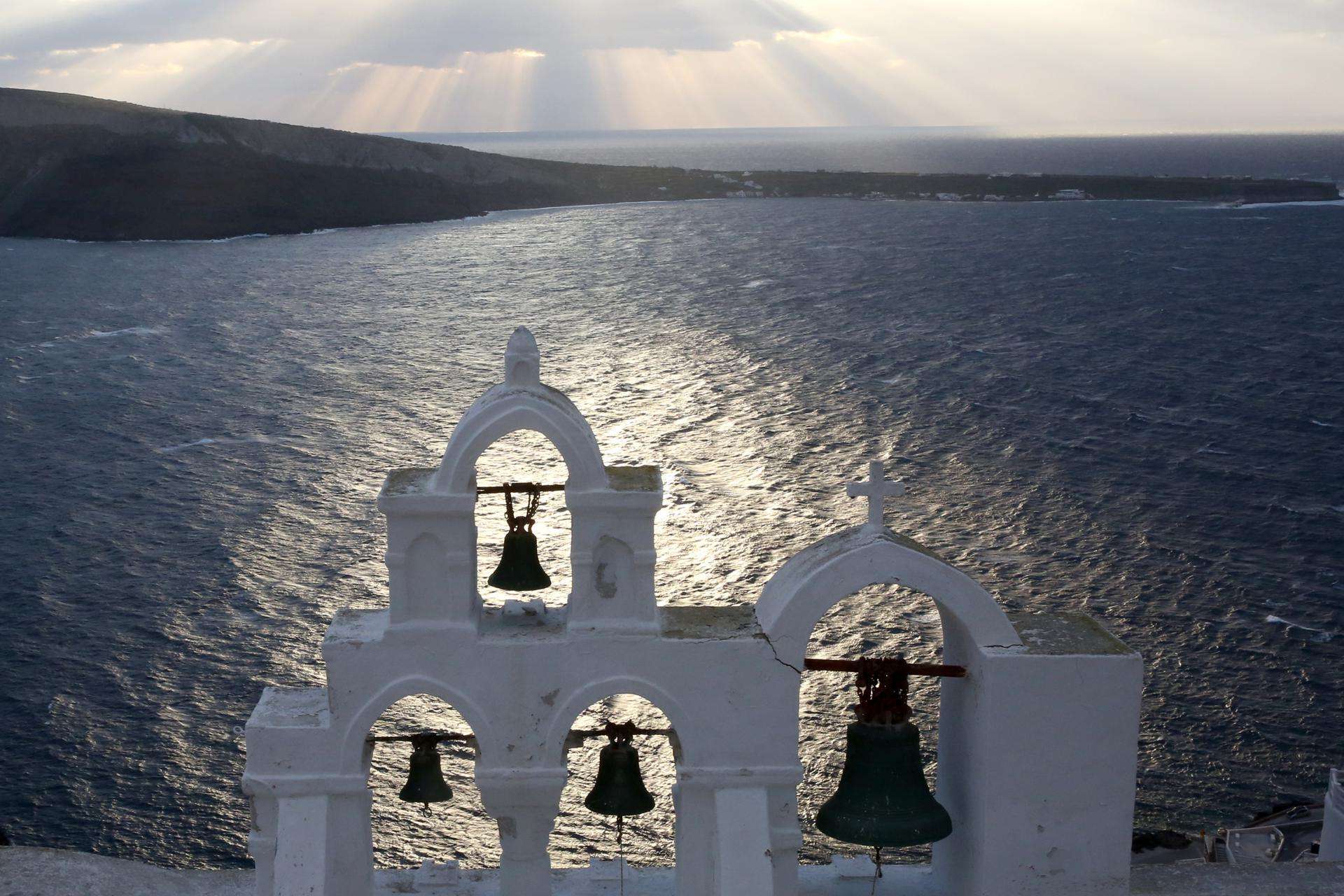 Un seísmo de magnitud 6 desata alerta de tsunami en Grecia sin causar daños