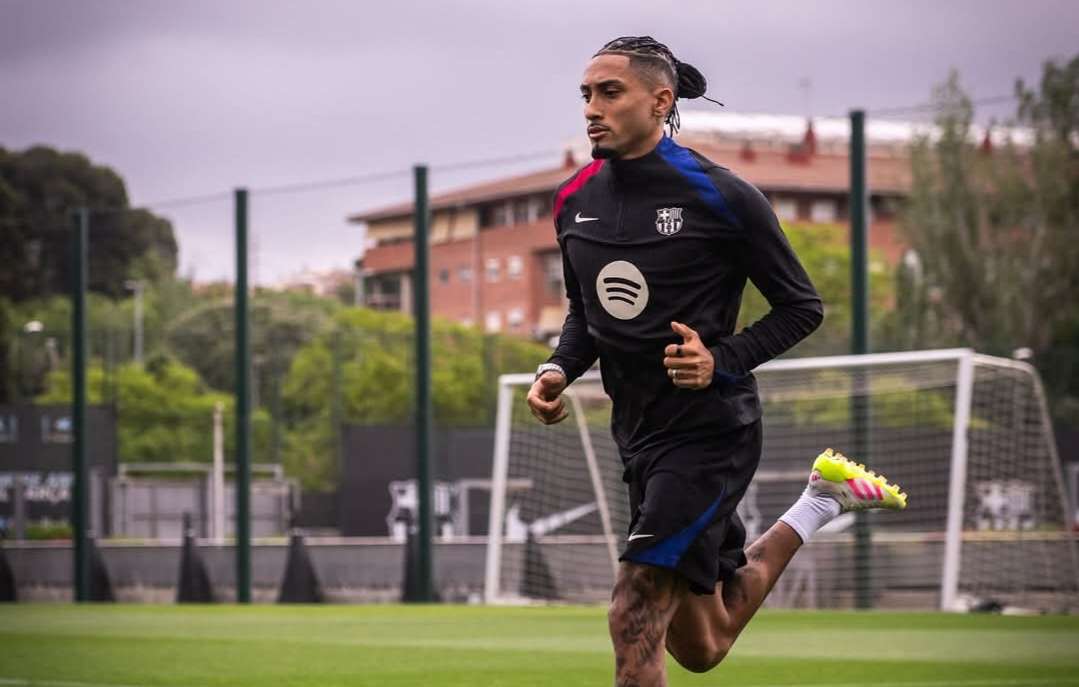 Raphinha amplía su contrato con el Barcelona hasta junio de 2028