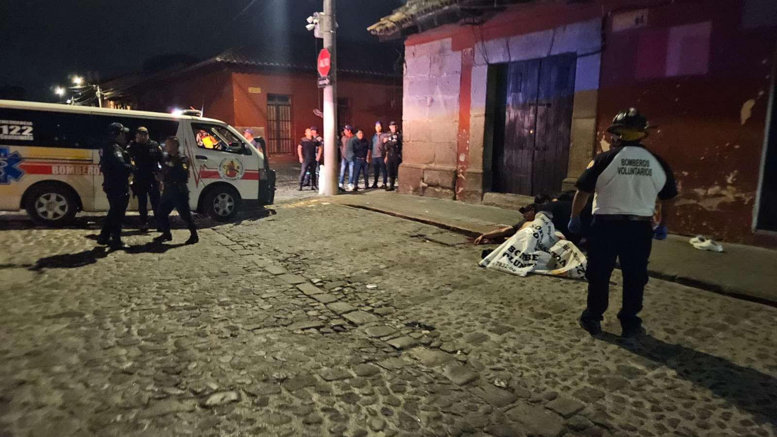 Antigua amanece con tragedia: escena de crimen en plena calle