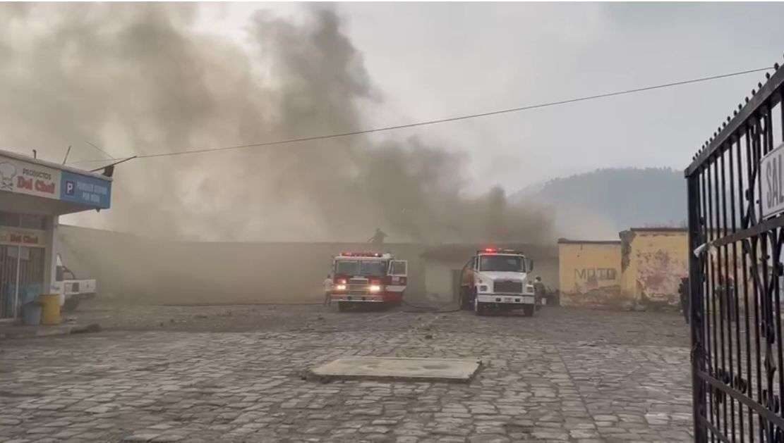 Bomberos y policías sofocan incendio en Preventivo para Mujeres de Quetzaltenango