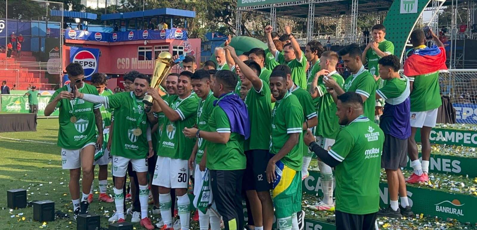 Mauricio Tapia lleva a Antigua GFC a su quinto título de la historia