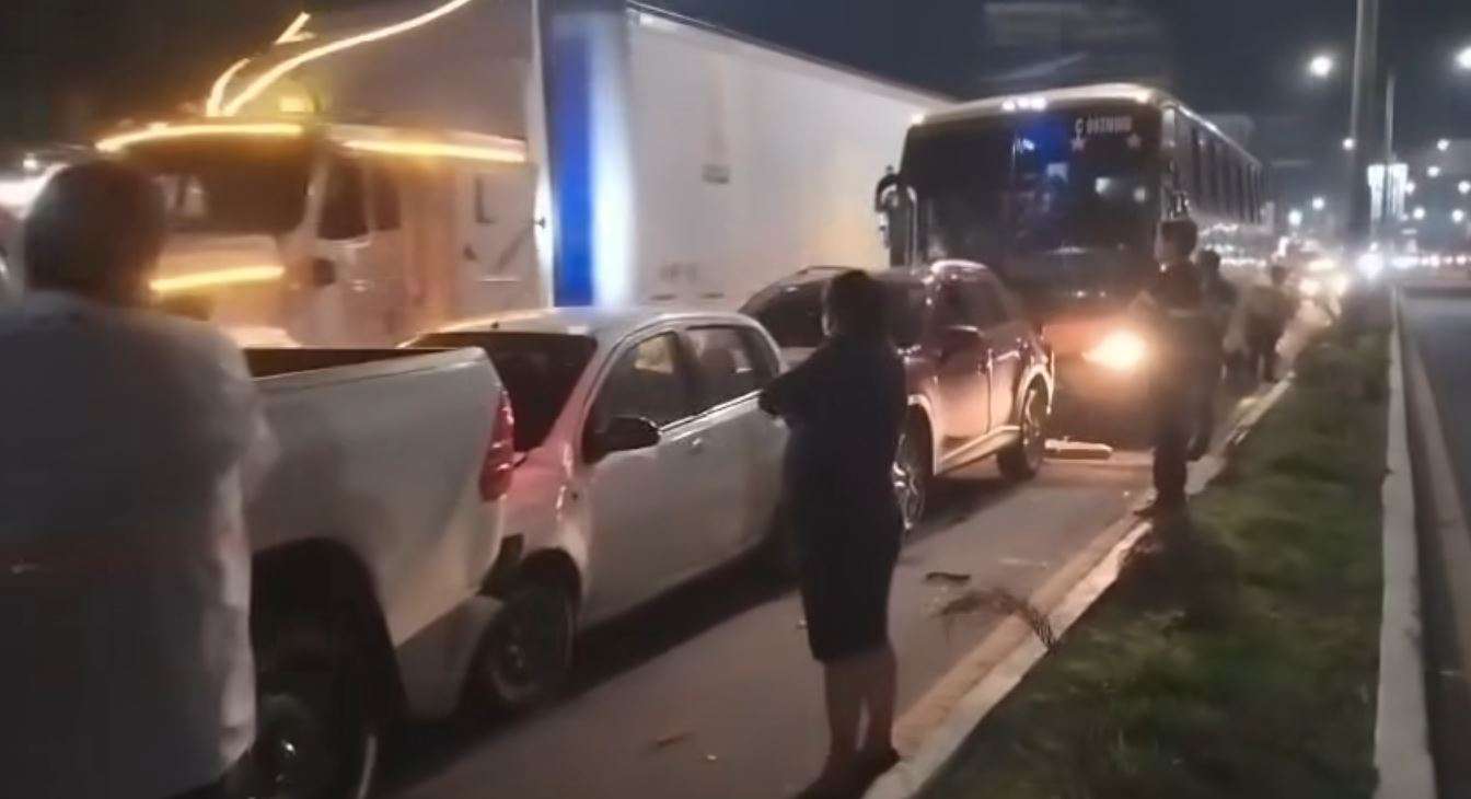 Cuádruple colisión complica tránsito en el km 14 de la ruta al Pacífico hacia la ciudad