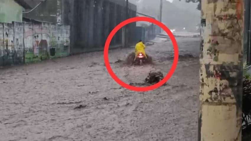 EN VIDEO | Bomberos reanudan búsqueda de mujer arrastrada por un río en Escuintla