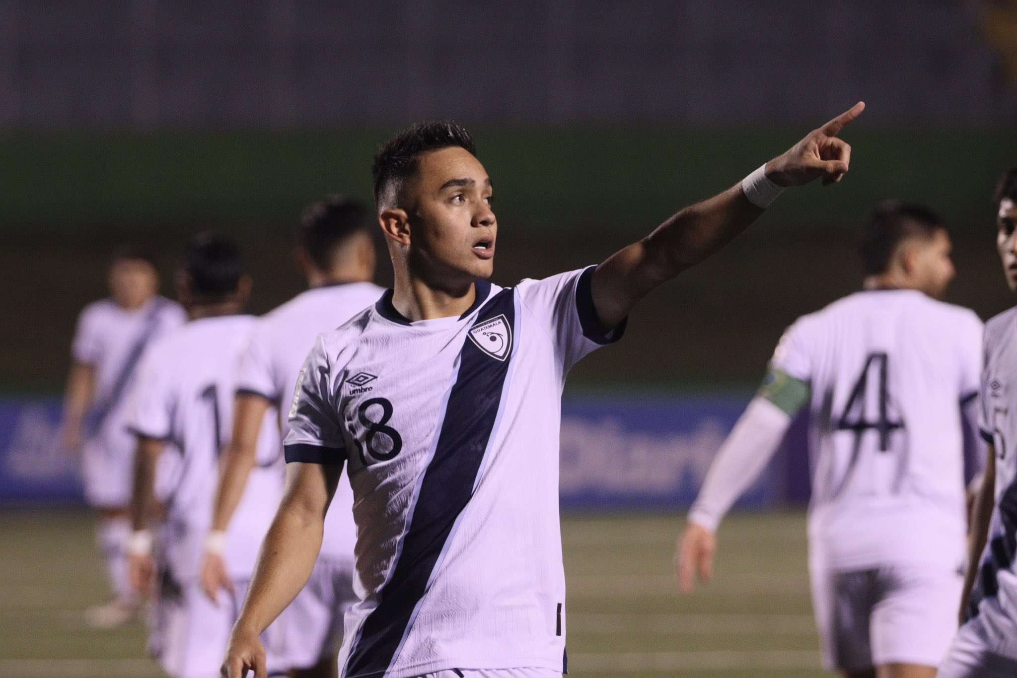 Oscar Santis, selección nacional