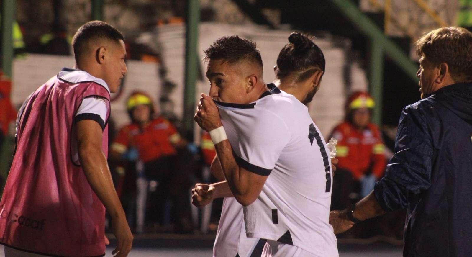 ¿Por qué Óscar Santis se llevó la pelota del partido?, esto declaró el jugador