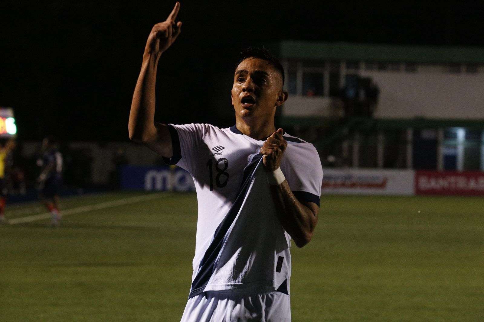 Oscar Santis, Selección Nacional de Guatemala