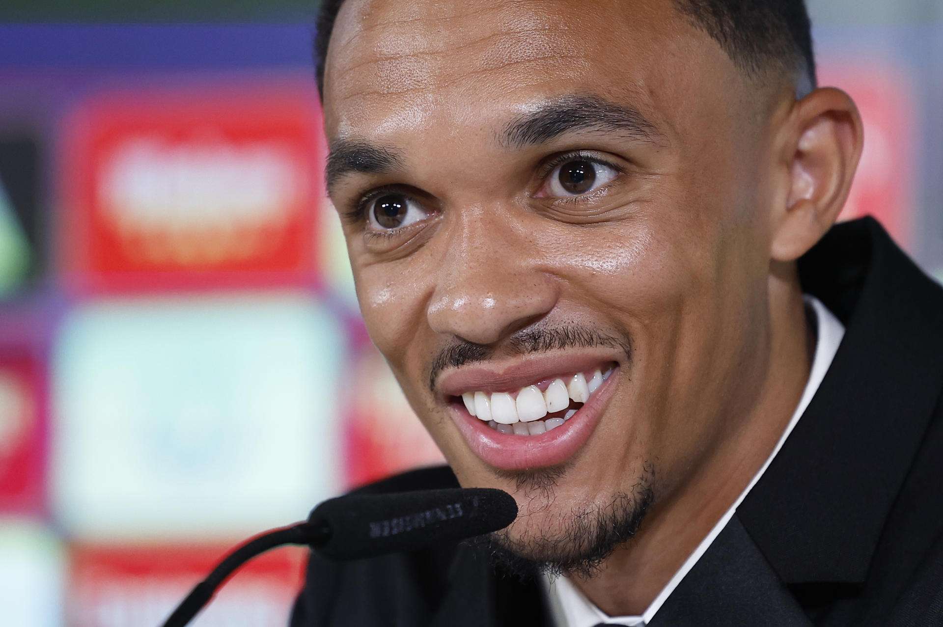 Alexander-Arnold completa su primer entrenamiento con el Real Madrid