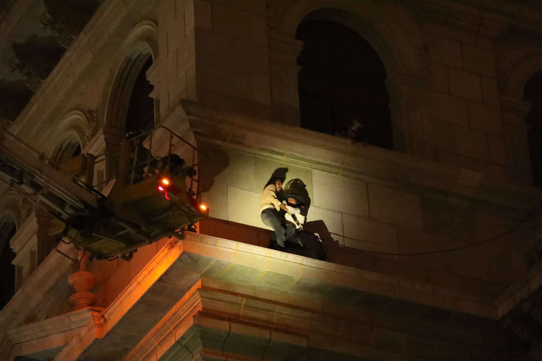 Hombre palacio nacional
