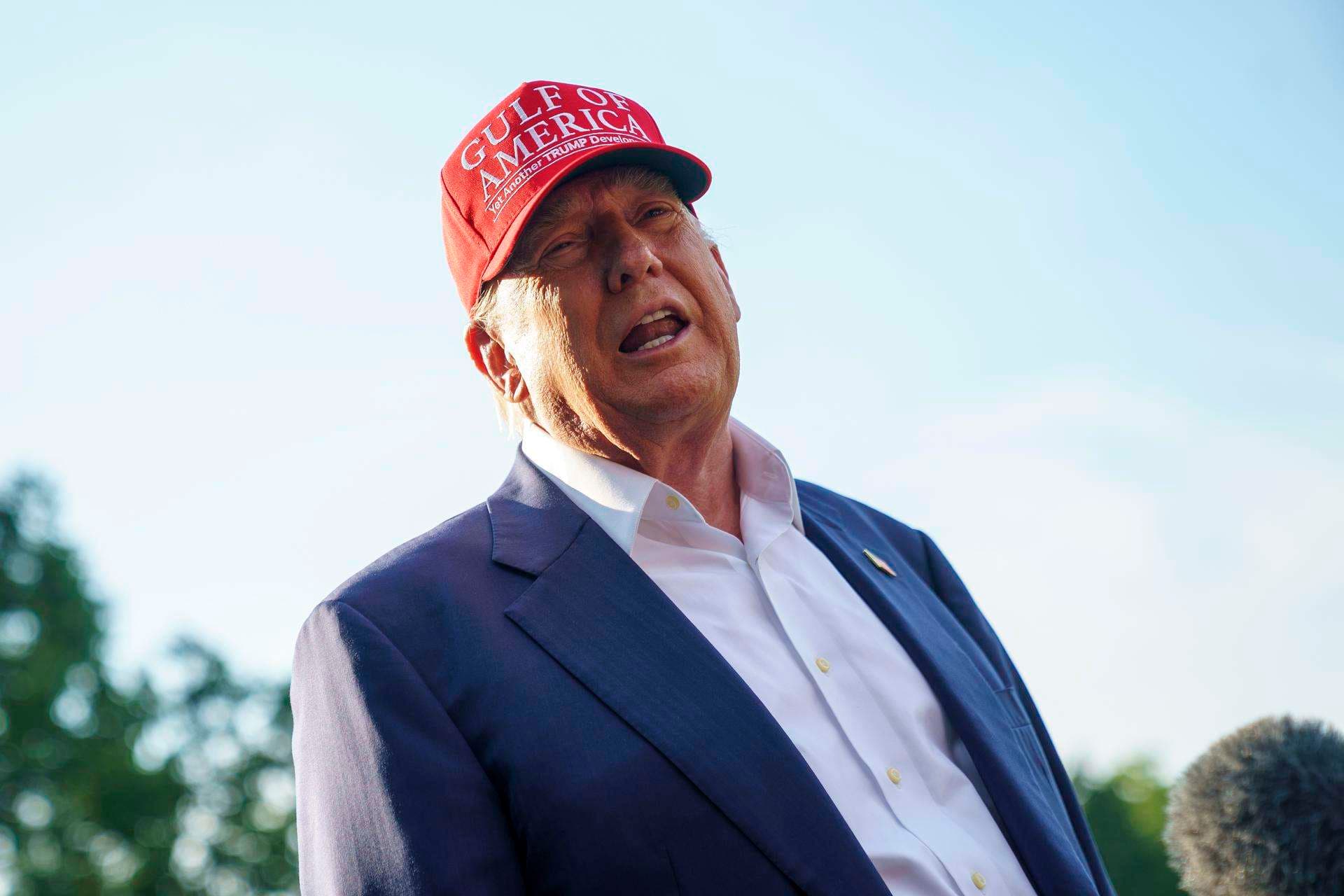 "Les enseñaremos a huir de un caimán": Trump se mofa de migrantes en 'Alligator Alcatraz'