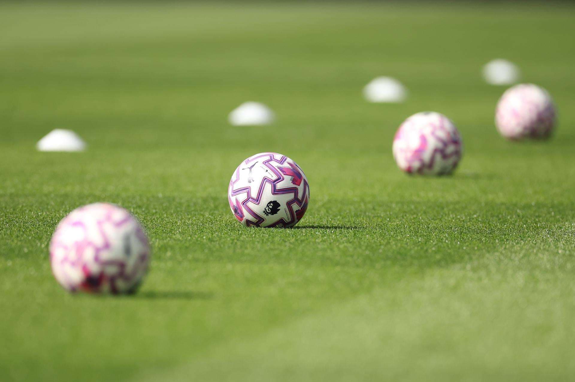 La Premier League 2025-2026 arranca este viernes con la disputa del Liverpool-Bournemouth y con una serie de cambios respecto a otros cursos.