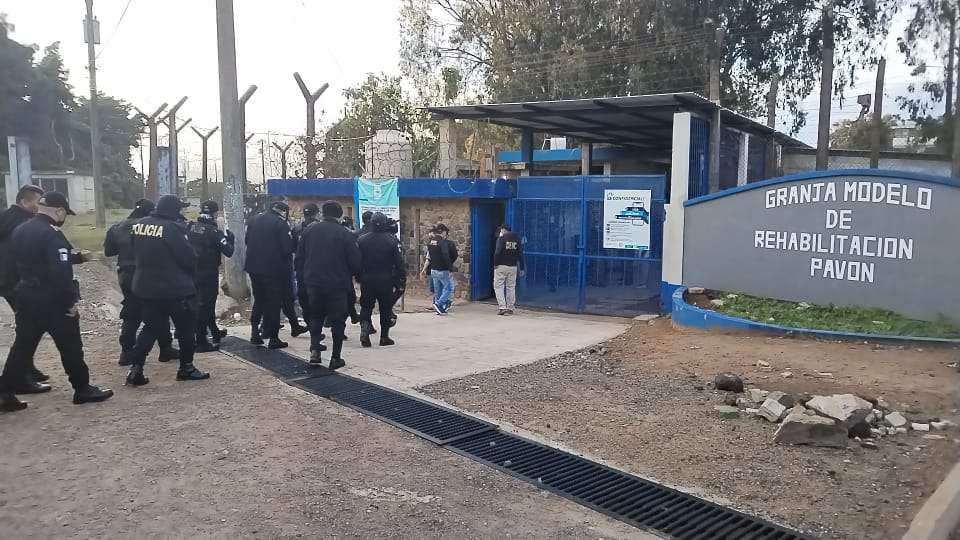 ¿Creías que en Pavón no había tecnología? Mira lo que decomisaron en la requisa