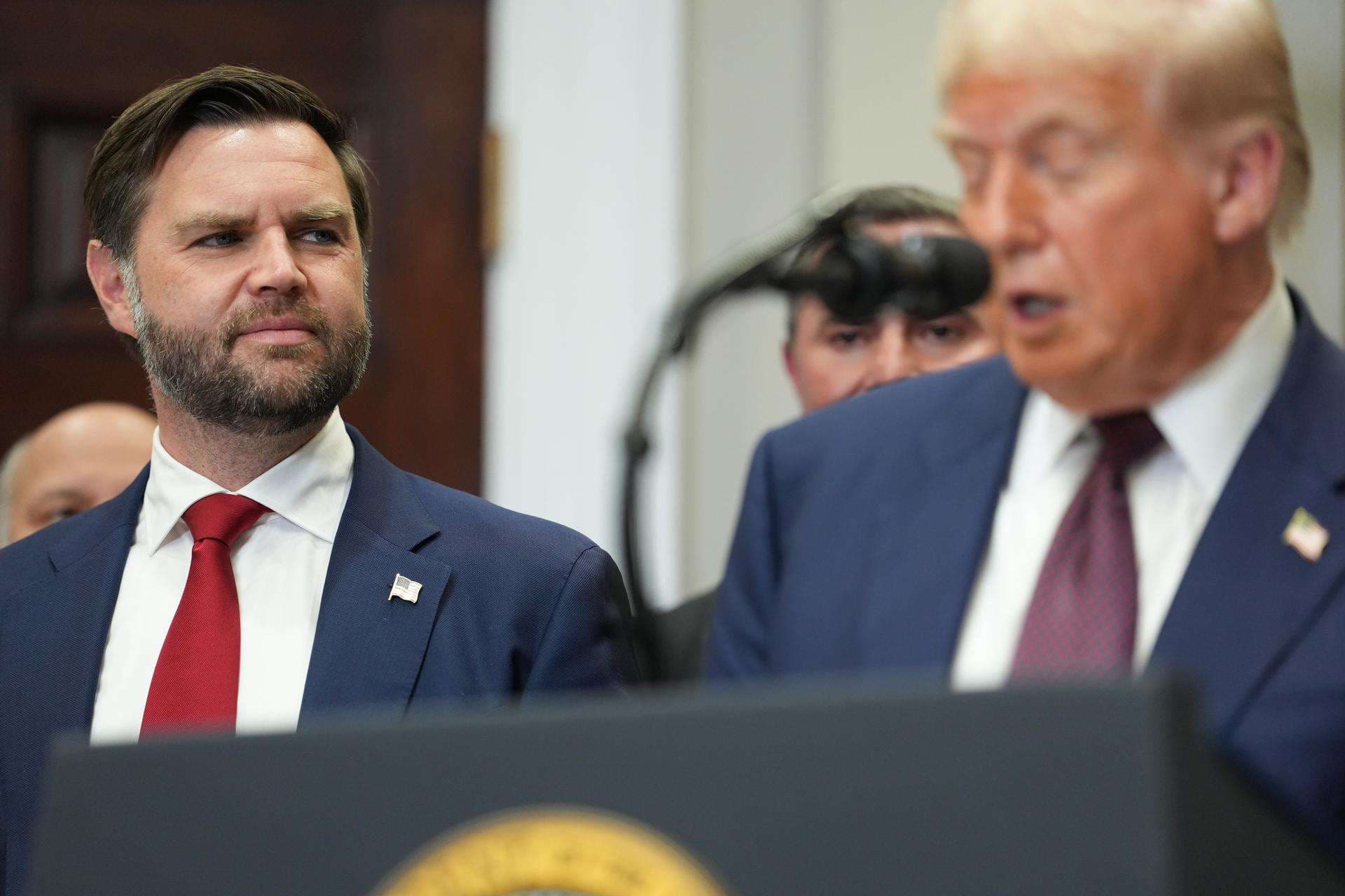 Trump señala que JD Vance "probablemente" será su sucesor como candidato republicano