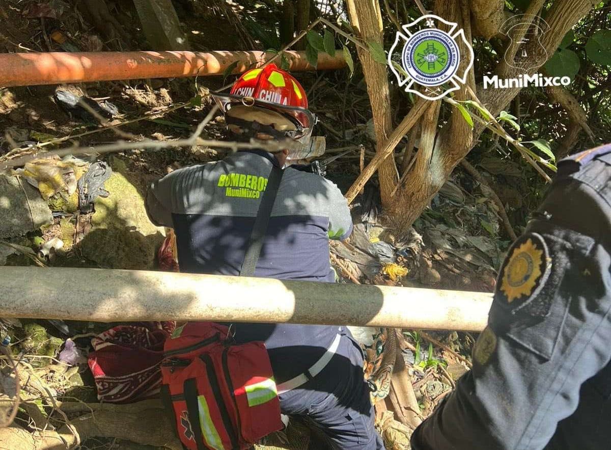 Hallan tres cuerpos desmembrados en vivienda de Mixco