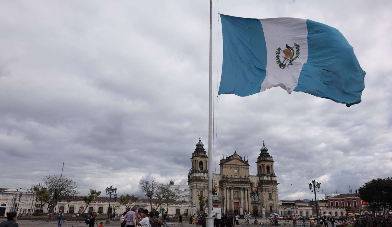 ¿Independencia en luto? 48 Cantones llaman a protestar en las fiestas patrias