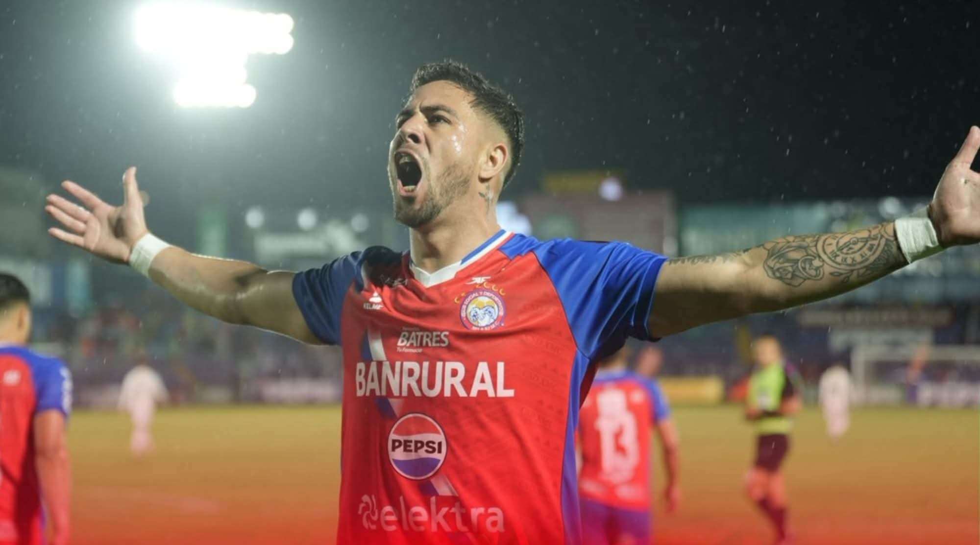 EN VIDEO | Pedro Báez dio el primer golpe en la goleada superchiva sobre los Cremas