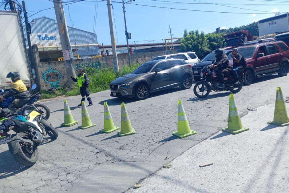 ¡Larga fila de carros! Diligencias del MP paralizan el tránsito en El Frutal
