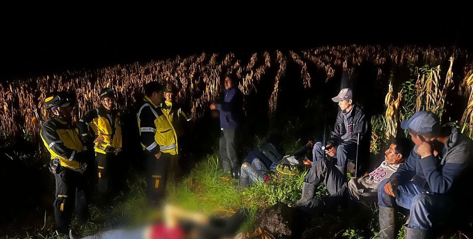 Intento de cruce de río termina con motociclistas arrastrados por la corriente en San Vicente Pacaya