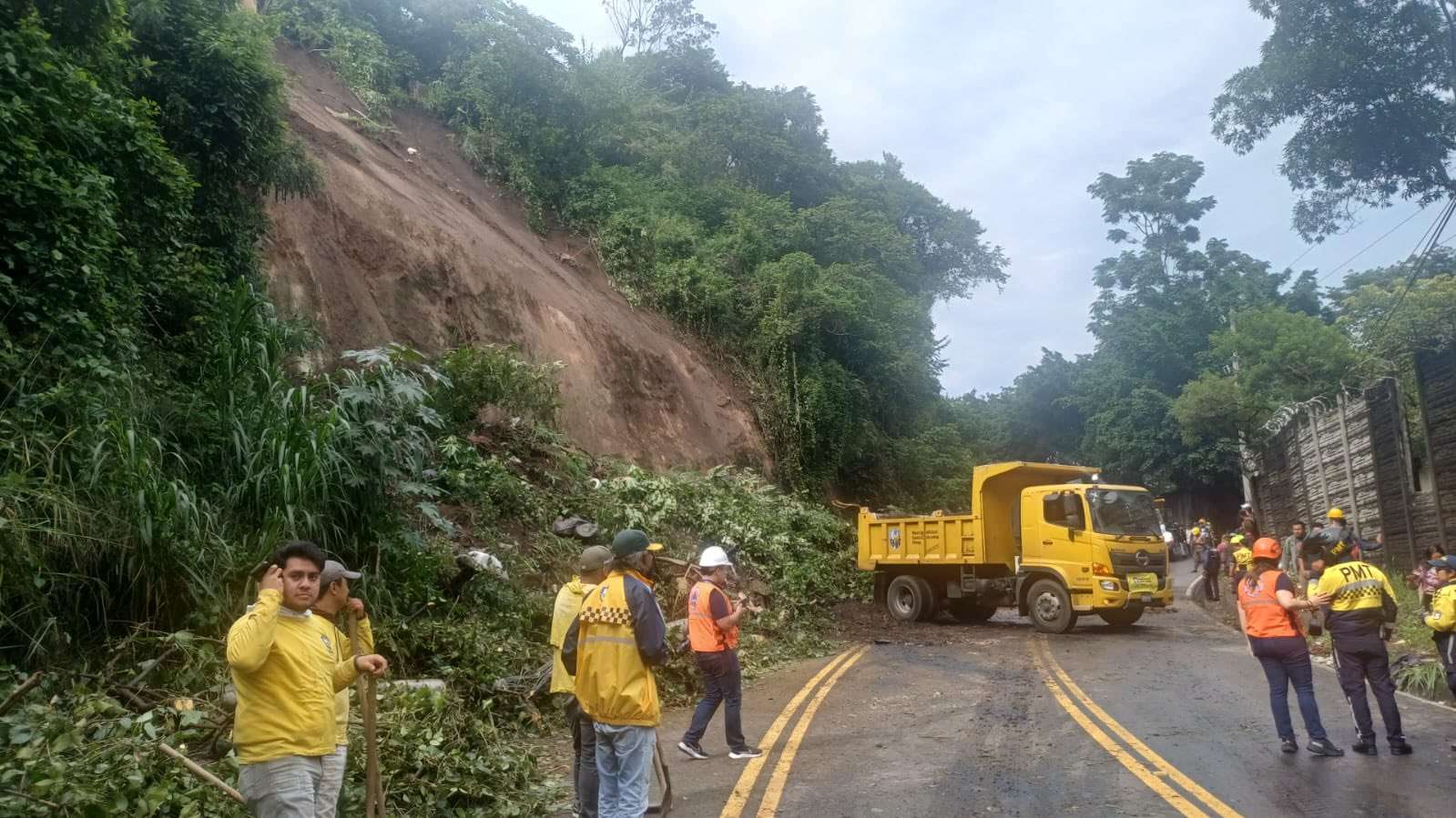 Lluvias y limpieza simultánea: La difícil situación en Boca del Monte