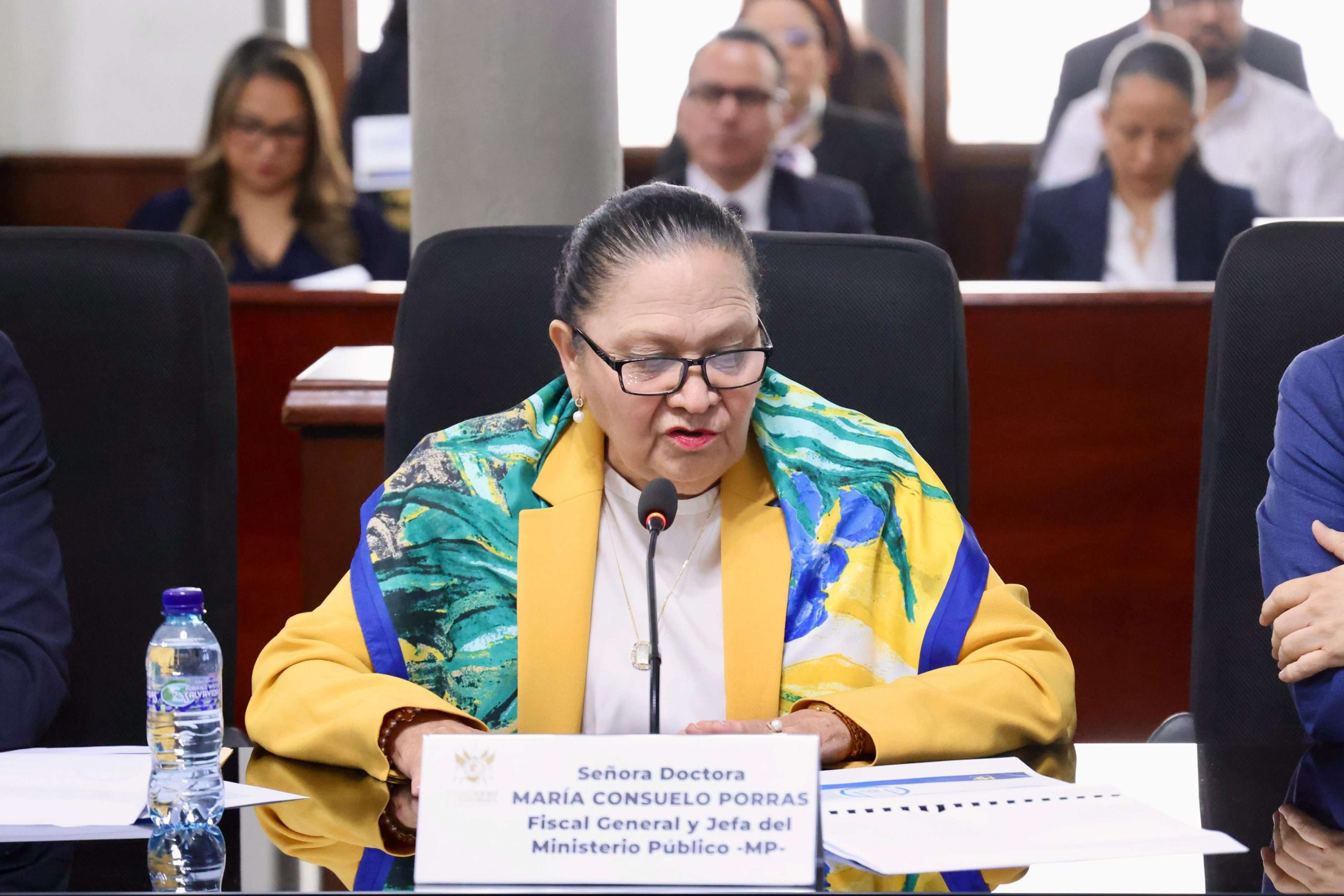 Consuelo Porras a Andrea Villagrán: “Lamento mucho que le falte mucha educación”