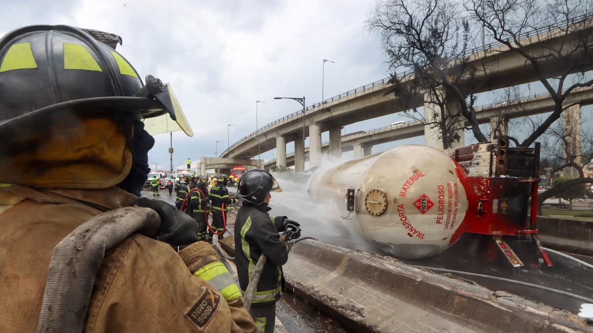 Policía que salvó a niña tras explosión: ‘No hay nada que prepare para ver a un niño quemado’