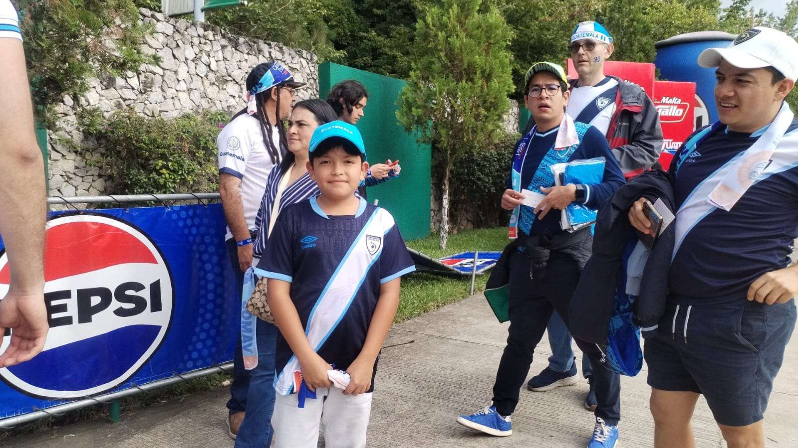 Ambiente encendido en el Cementos Progreso: Comienza el ingreso para el Guatemala vs El Salvador