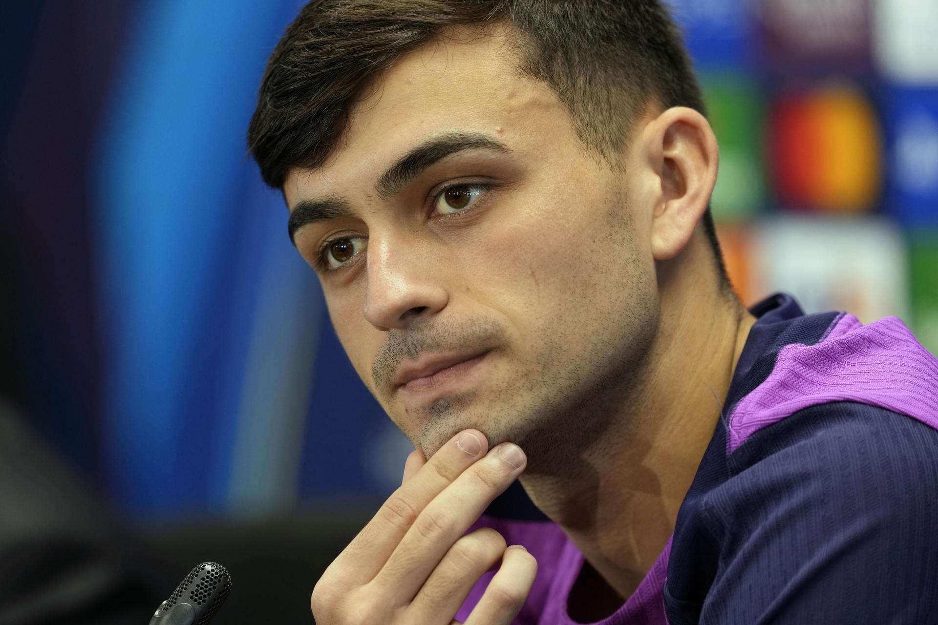 El centrocampista del Barcelona Pedro González 'Pedri' ha reconocido este martes que cada vez se va sintiendo "más importante" en el conjunto azulgrana, donde poco a poco va "asumiendo el rol" de líder que le ha pedido Hansi Flick.