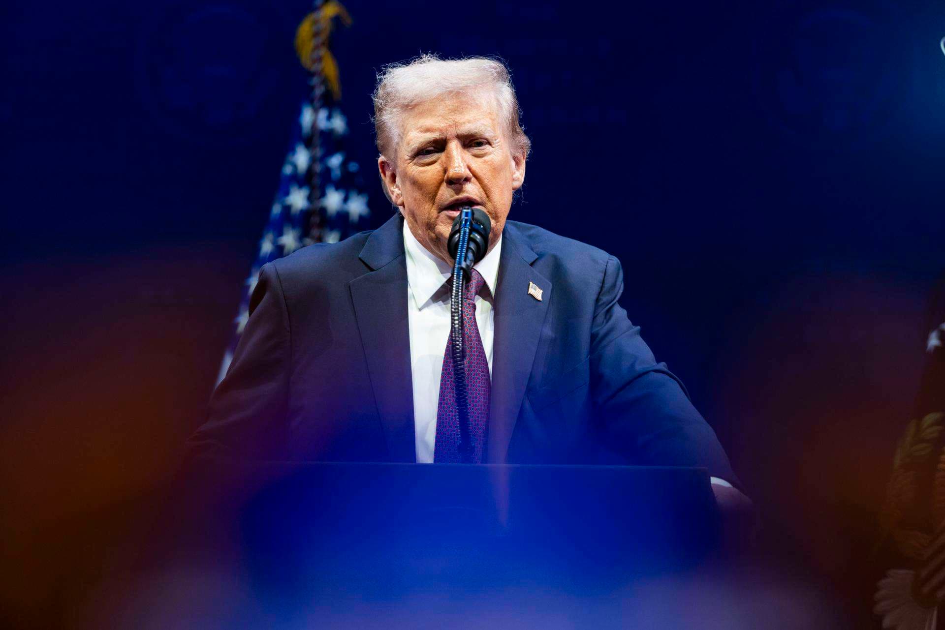 Supremo de EEUU acepta revisar por la vía rápida la legalidad de los aranceles de Trump