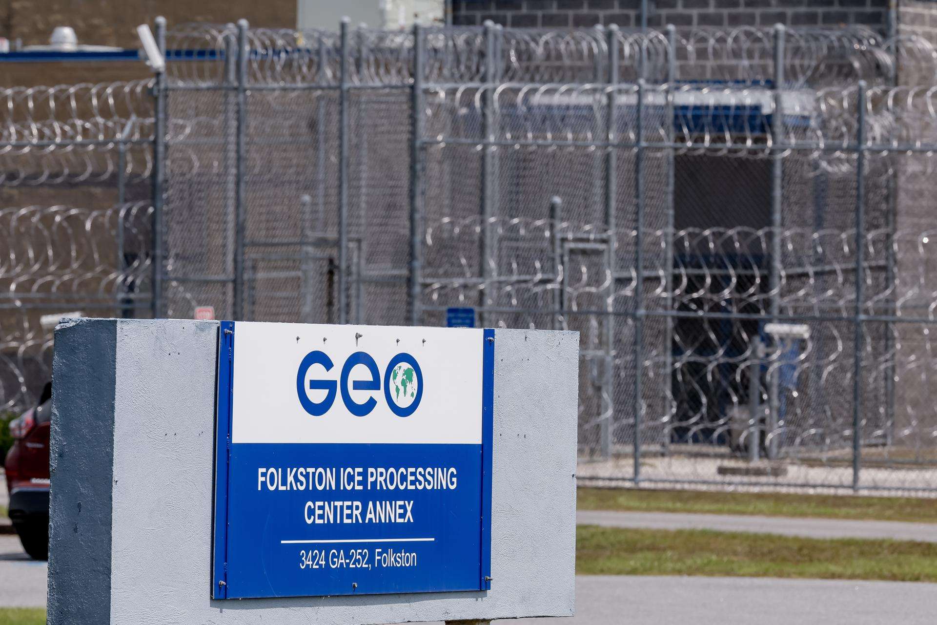 EE.UU. destina 10.000 millones de dólares a la Marina para centros migratorios, según CNN