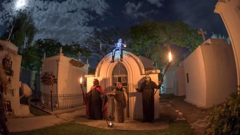 Misterio, historia y tráfico: así será la Noche de Leyendas en el Cementerio General