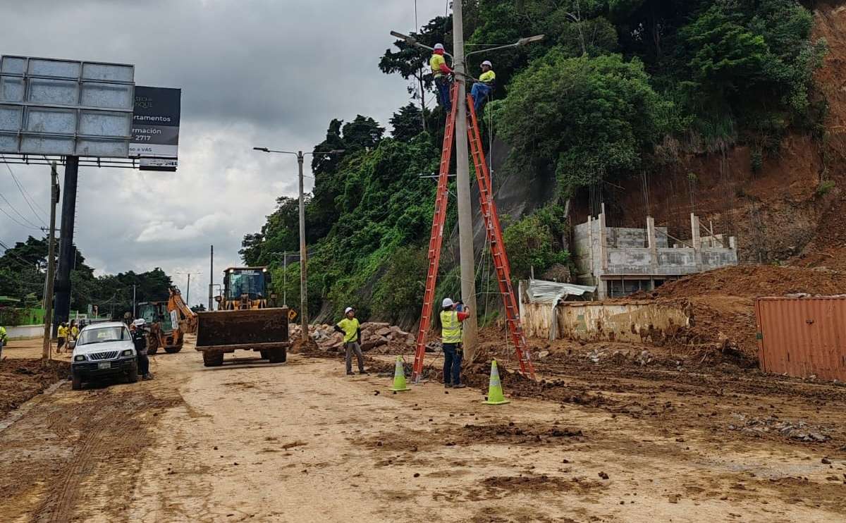 Derrumbe Carretera a El Salvador.