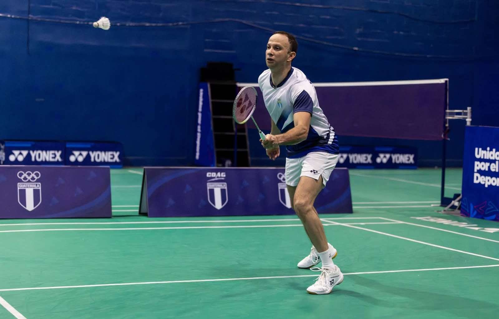 Kevin Cordón vence al salvadoreño y se viste de oro