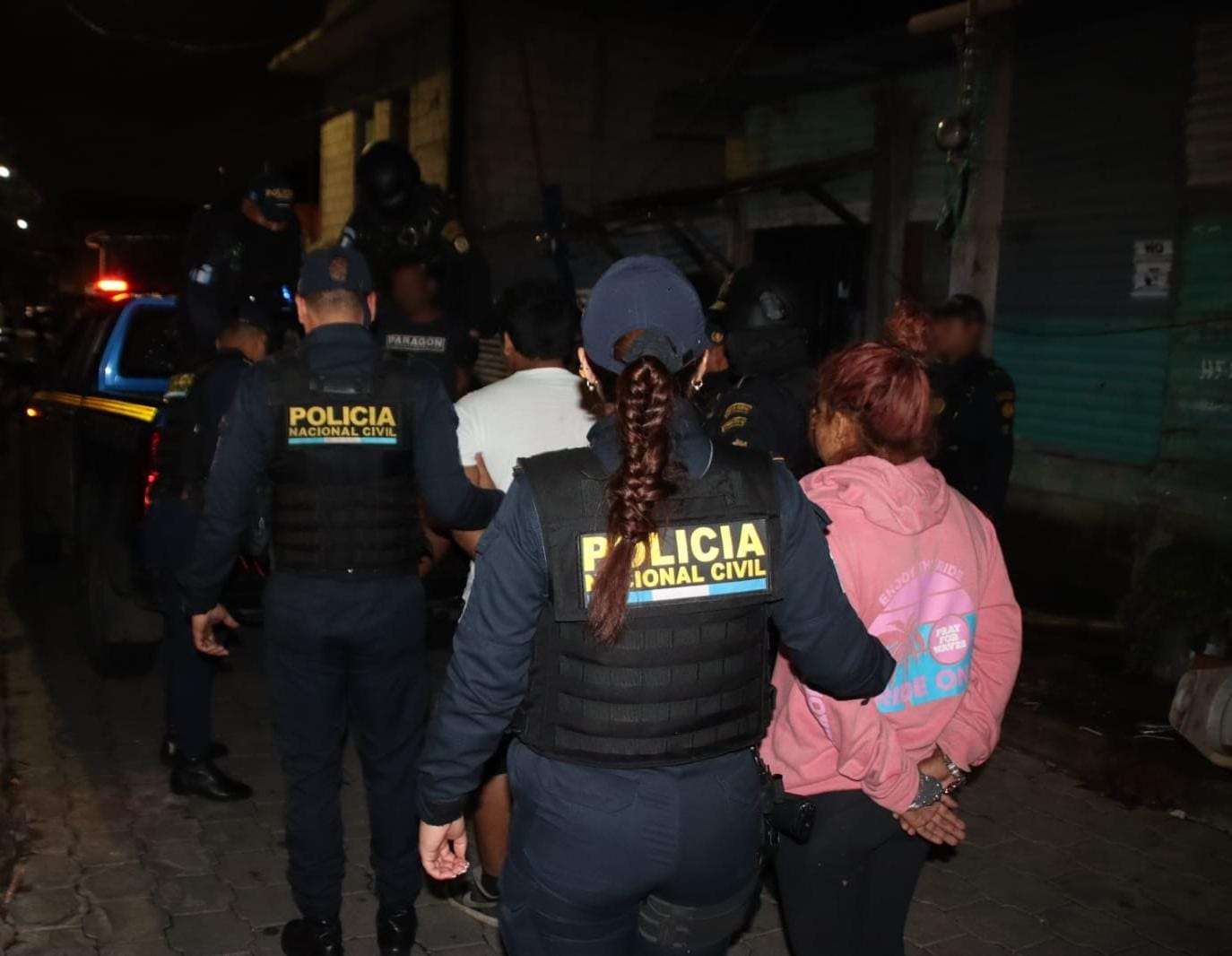 PNC recupera vivienda y captura a cinco miembros del Barrio 18