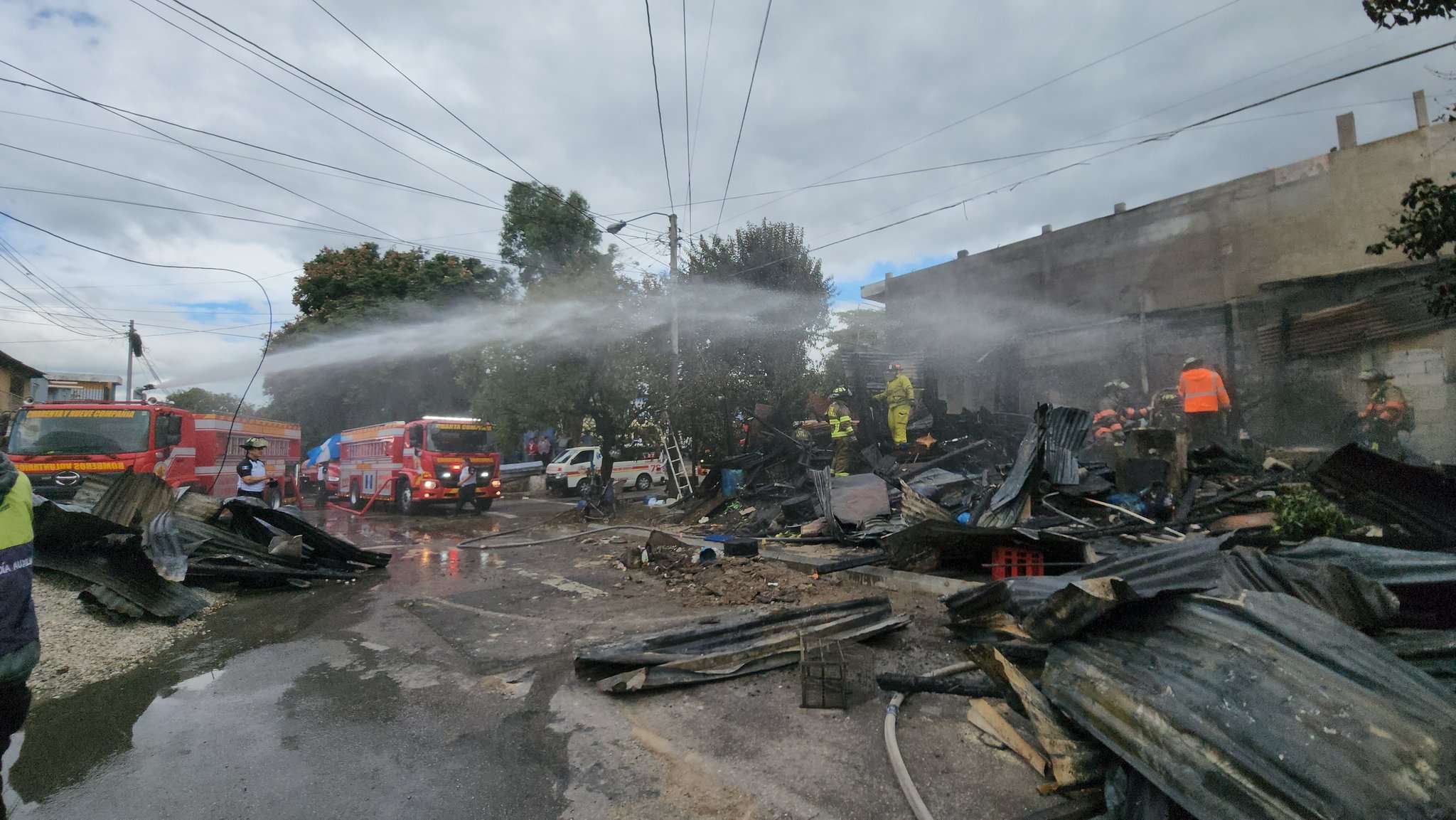 ¿Qué pasó en la Reformita? Incendio estructural afecta varias viviendas