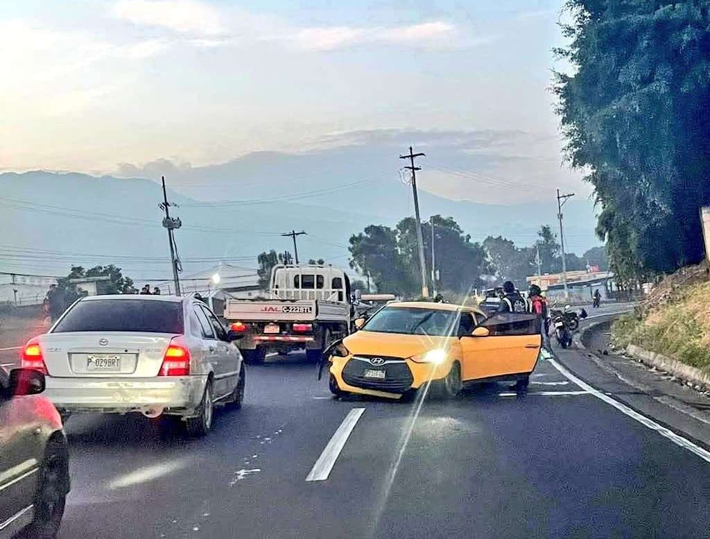 ¿Te diriges a Amatitlán? Motorista muere en accidente y ruta al Pacífico presenta fuerte congestión