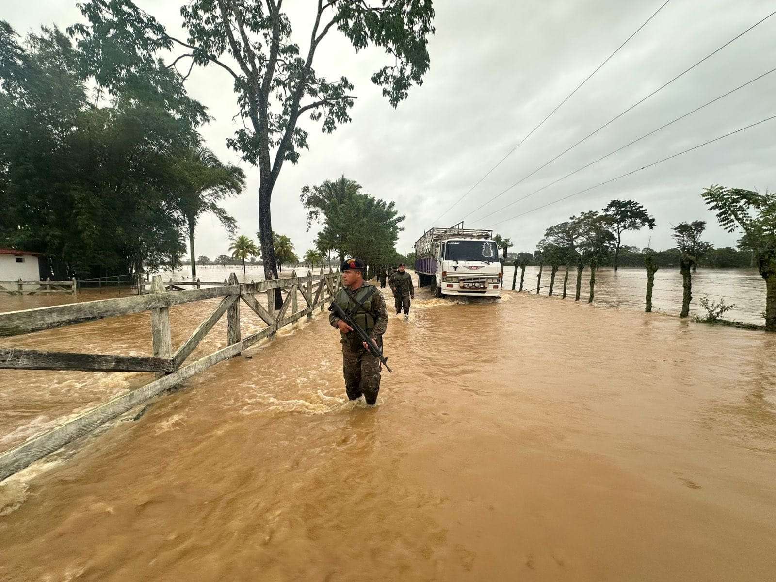 ¿Lluvia o desastre? Inundaciones dejan miles de afectados en Puerto Barrios y Morales