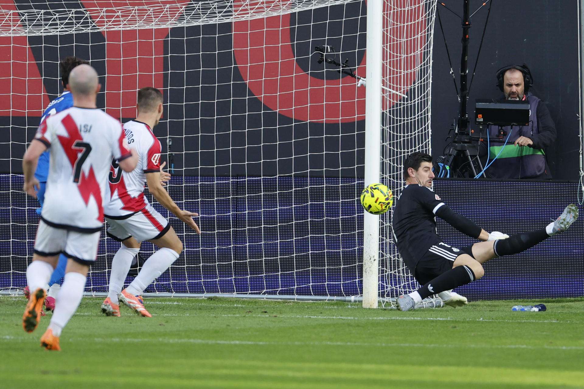 Courtois causa baja con Bélgica por una lesión muscular