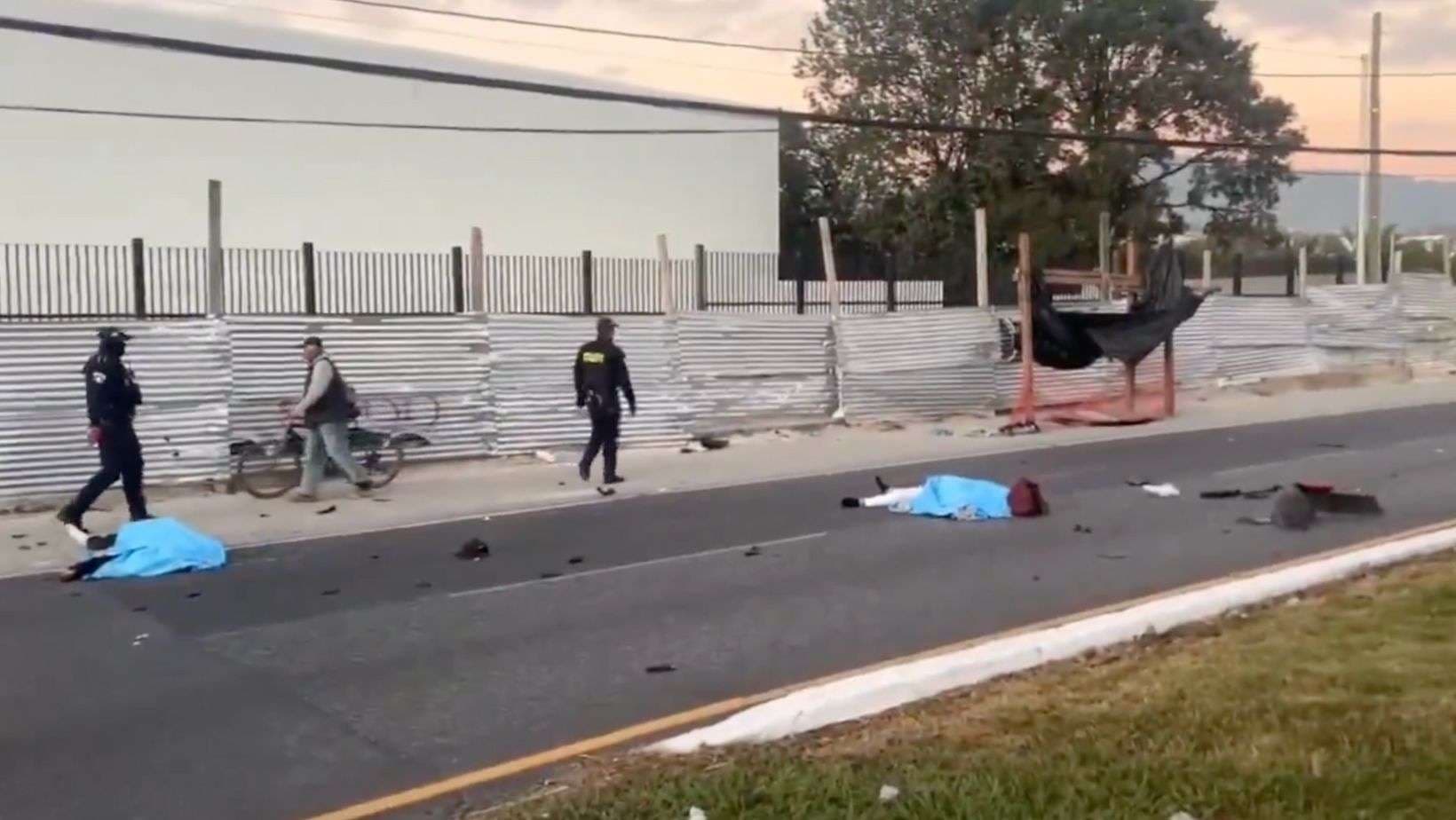 Accidente con víctimas mortales obliga a cierre vial en San Miguel Petapa